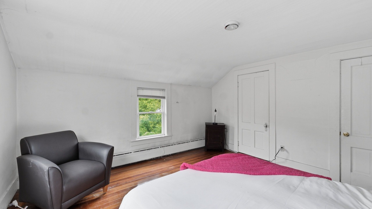 Photo of Bedroom in Amherst Center