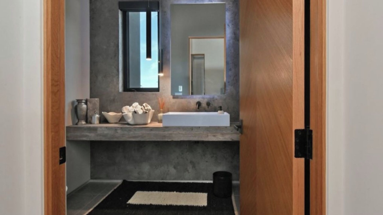 Photo of Bathroom in Sherman Oaks