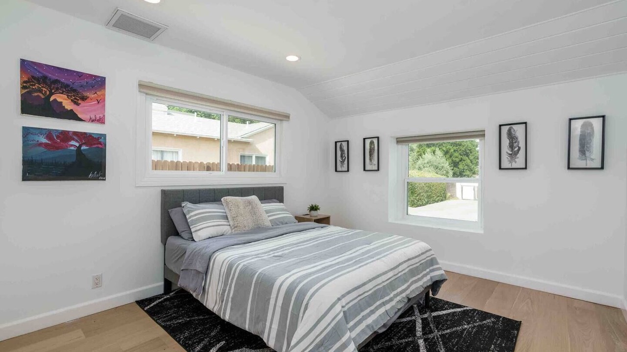 Photo of Bedroom in Woodland Hills