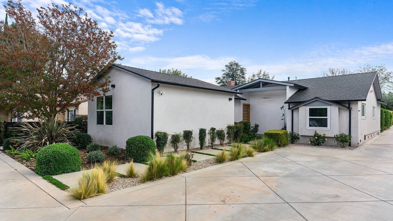 Photo of Outdoor in Woodland Hills
