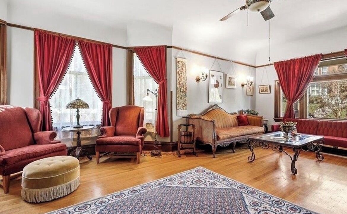 Photo of Livingroom in Dubuque