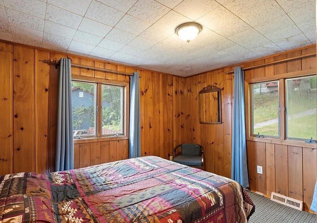 Photo of Bedroom in Longville