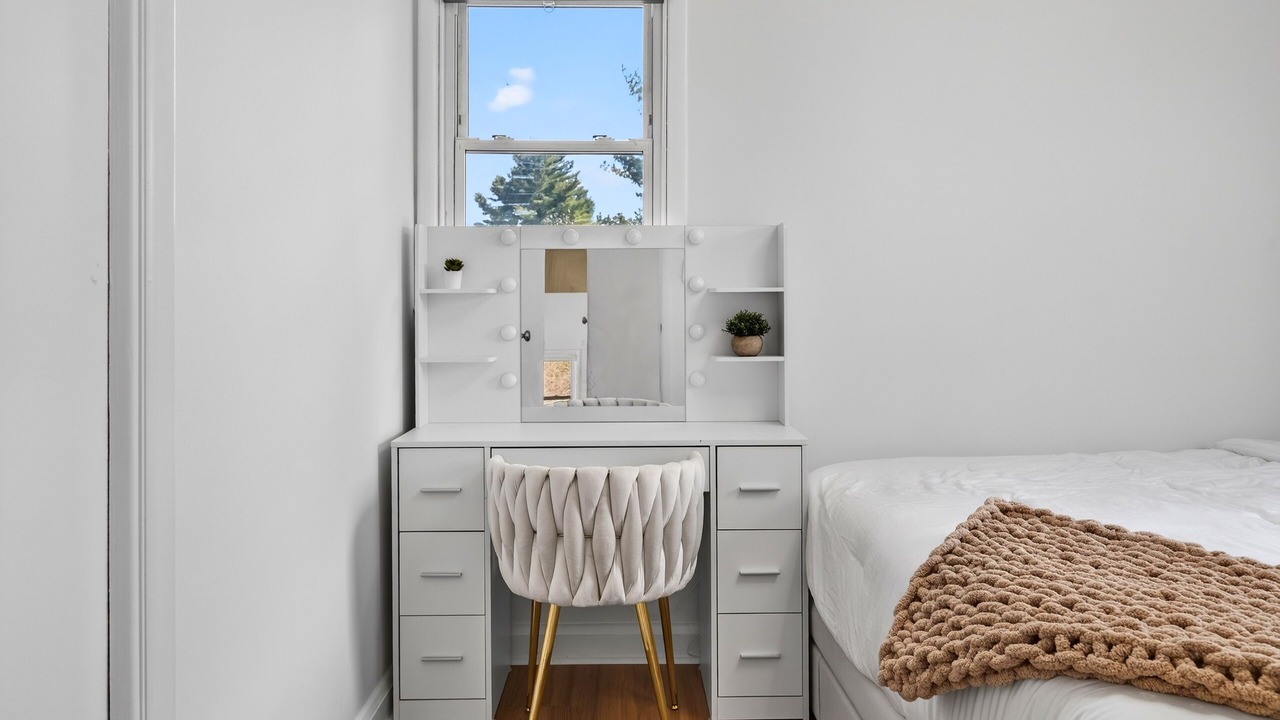 Photo of Bedroom in Mays Chapel
