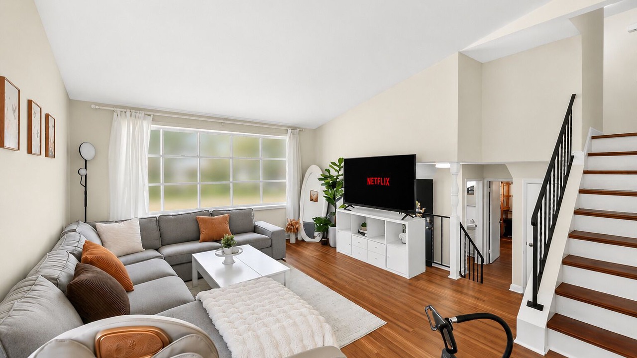 Photo of Livingroom in Mays Chapel