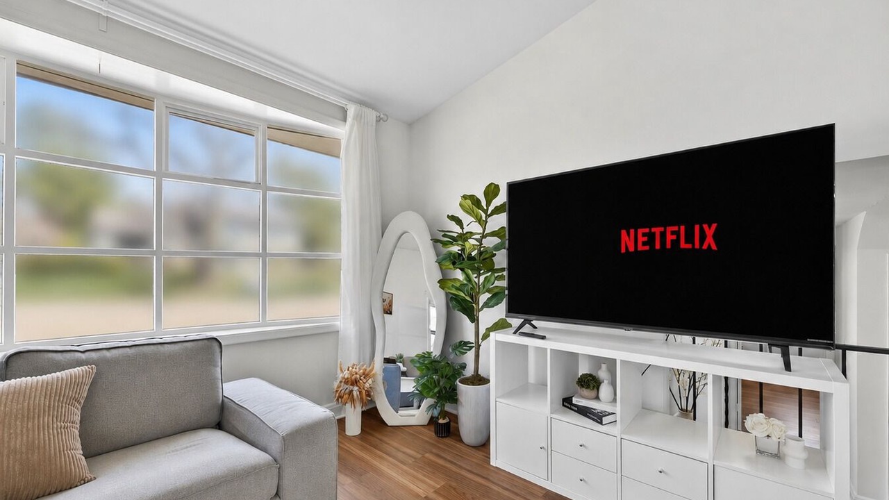 Photo of Livingroom in Mays Chapel
