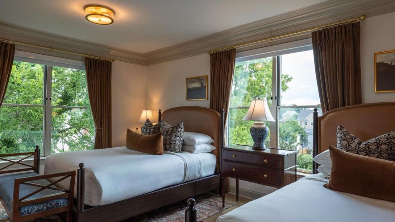 Photo of Bedroom in Leesburg's Old and Historic District