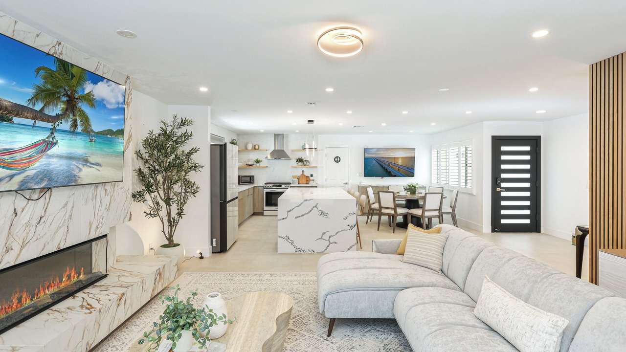 Photo of Livingroom in Fountain Valley