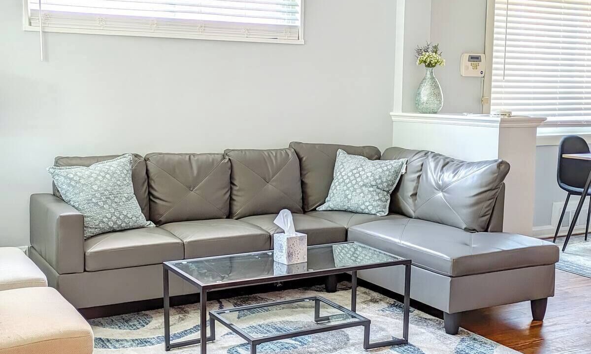 Photo of Livingroom in North Michigan Park