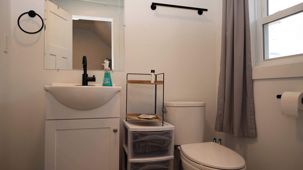 Photo of Bathroom in Kutzky Park