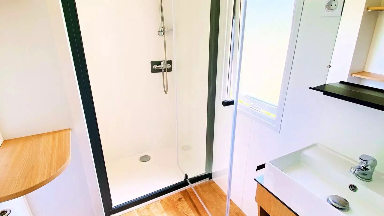 Photo of Bathroom in Saint-Maximin