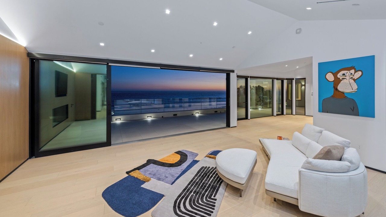 Photo of Livingroom in Western Malibu