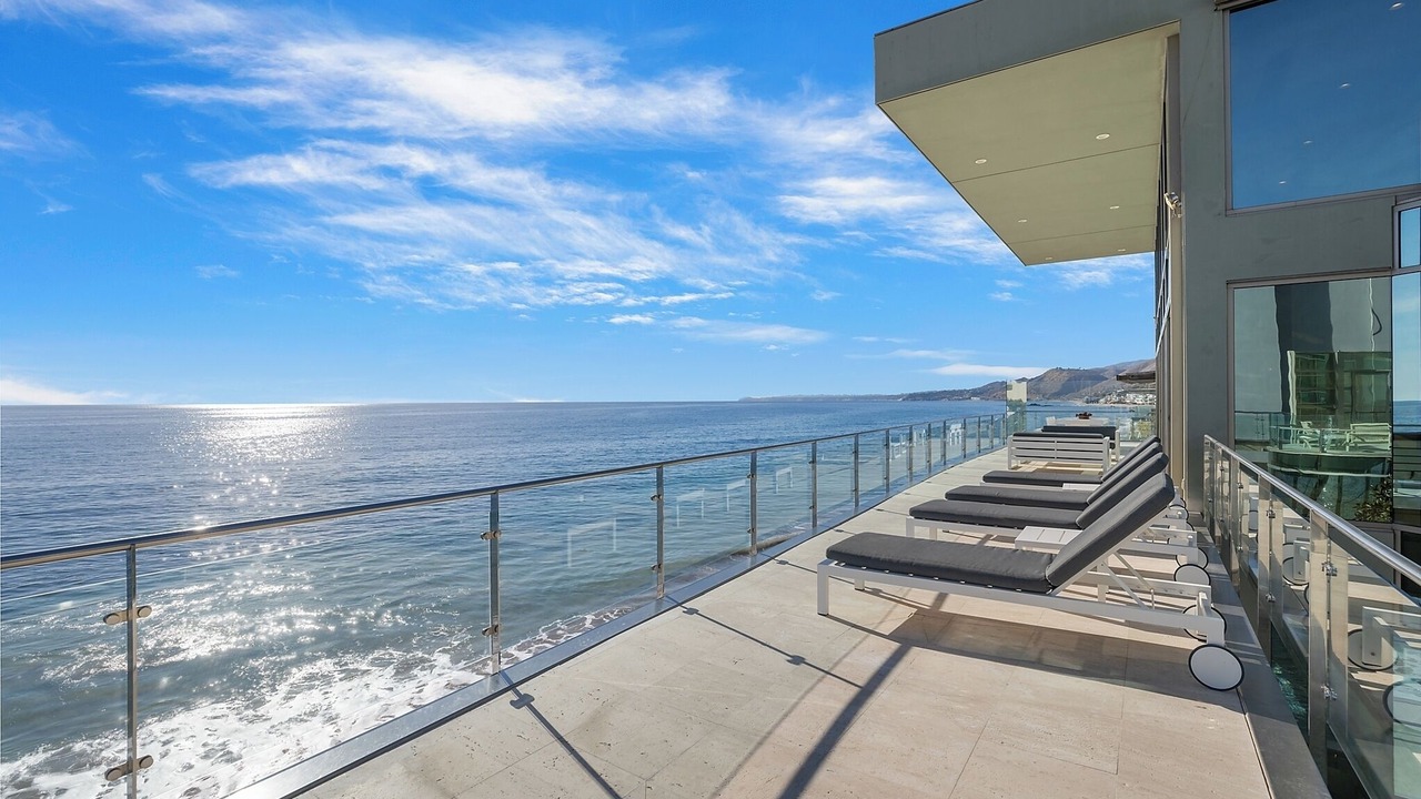 Photo of Patio Balcony in Central Malibu