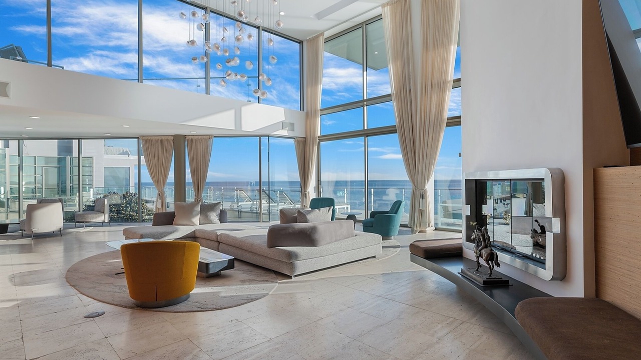 Photo of Livingroom in Central Malibu