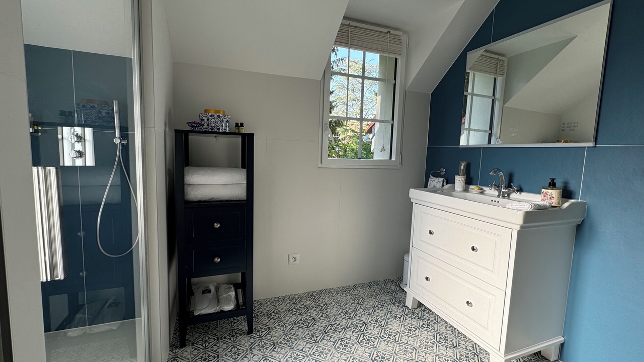 Photo of Bathroom in L'Isle-Adam