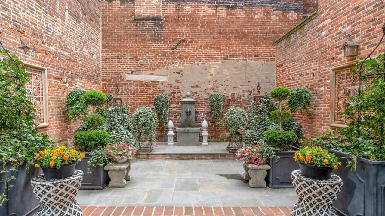 Photo of Patio Balcony in Old Town Alexandria