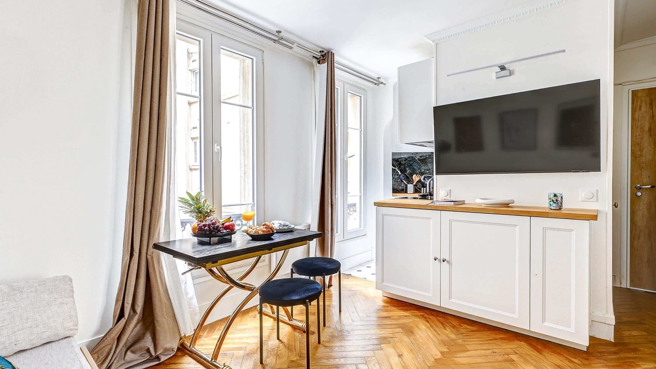 Photo of Bedroom in Notre-Dame-des-Champs
