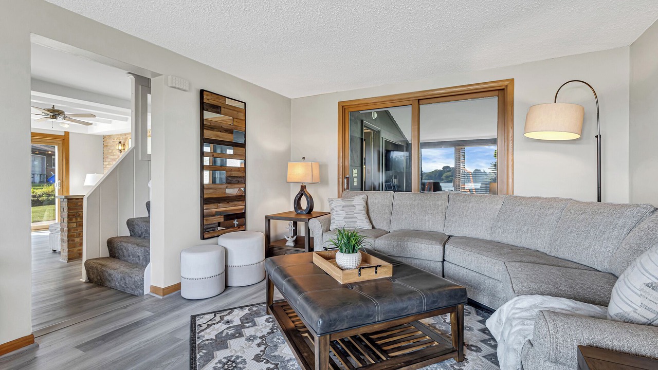 Photo of Livingroom in Random Lake
