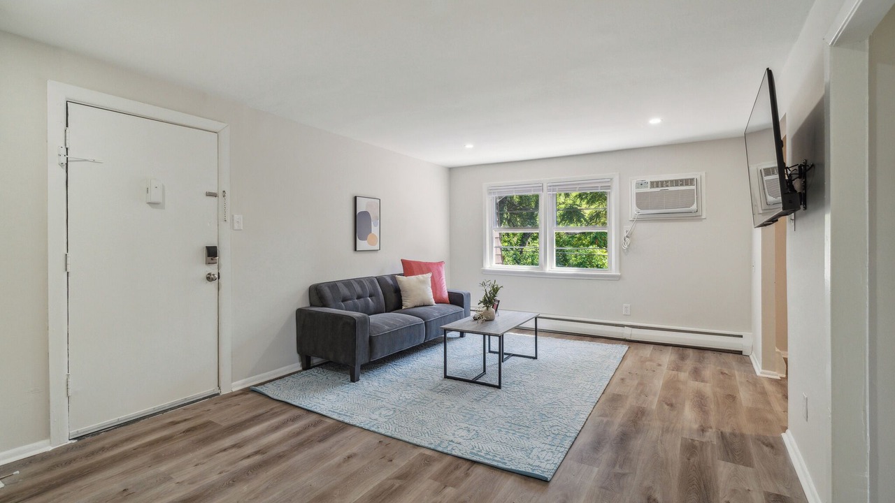 Photo of Livingroom in Newark