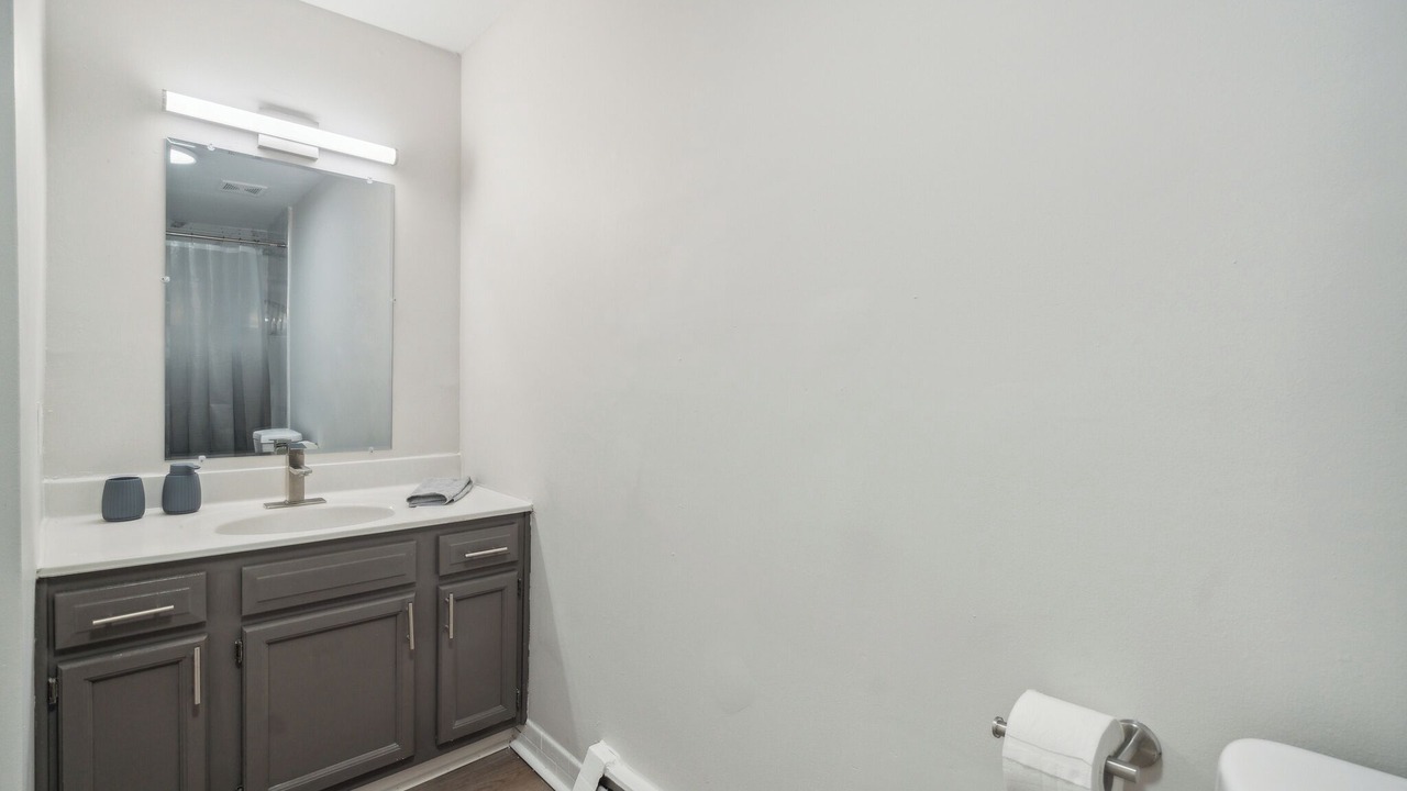Photo of Bathroom in Newark