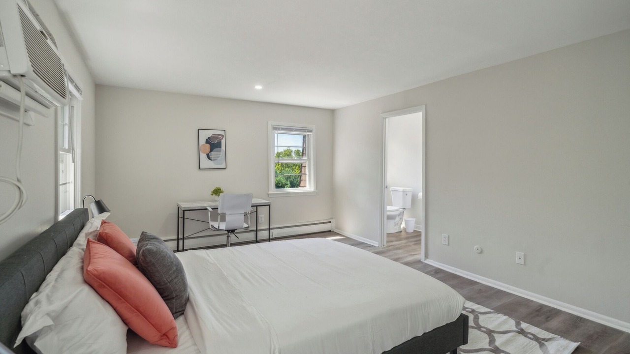 Photo of Bedroom in Newark