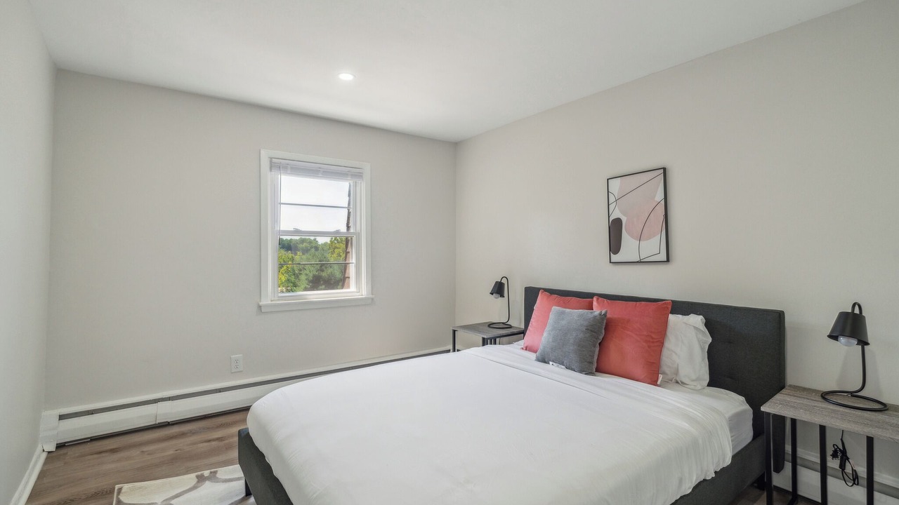 Photo of Bedroom in Newark