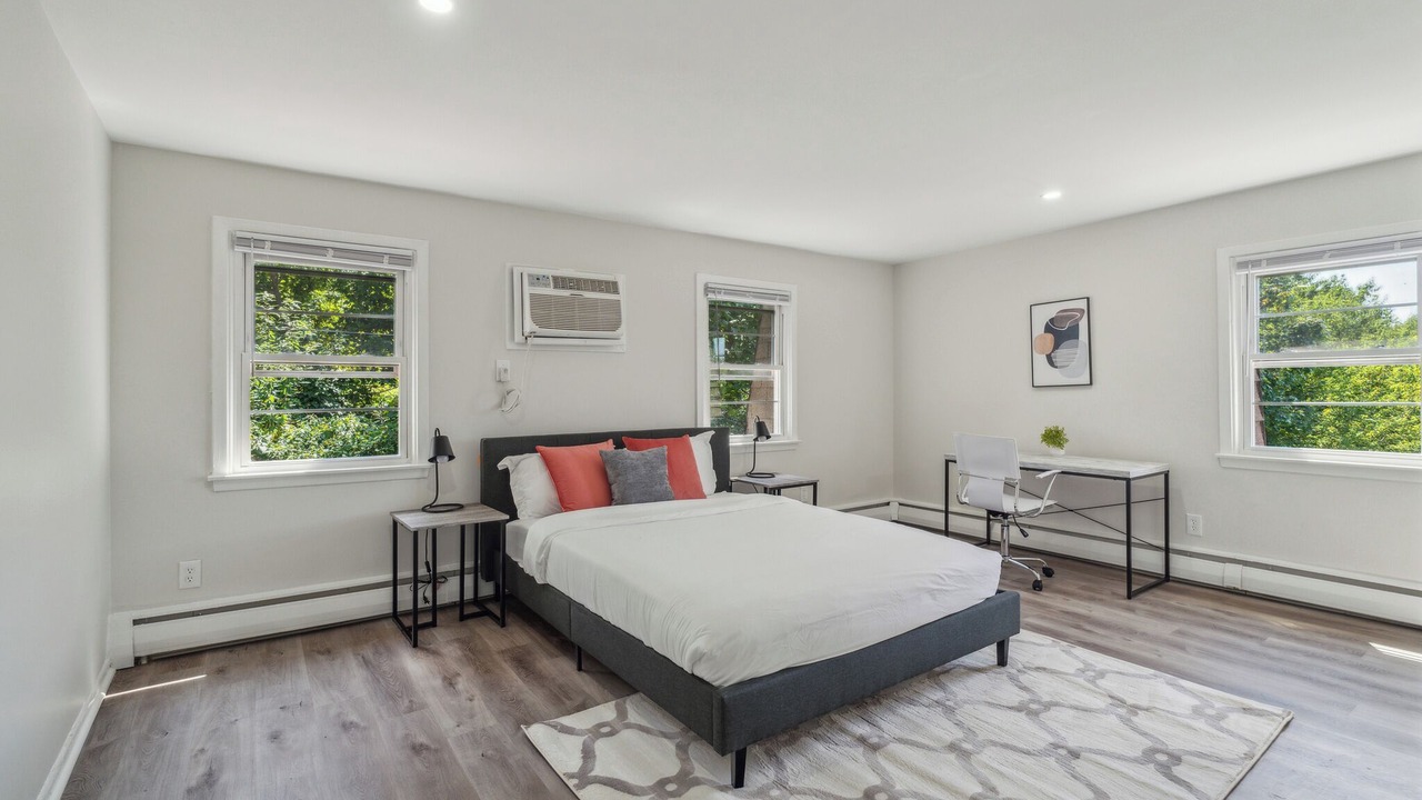 Photo of Bedroom in Newark