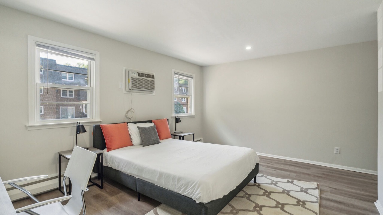 Photo of Bedroom in Newark