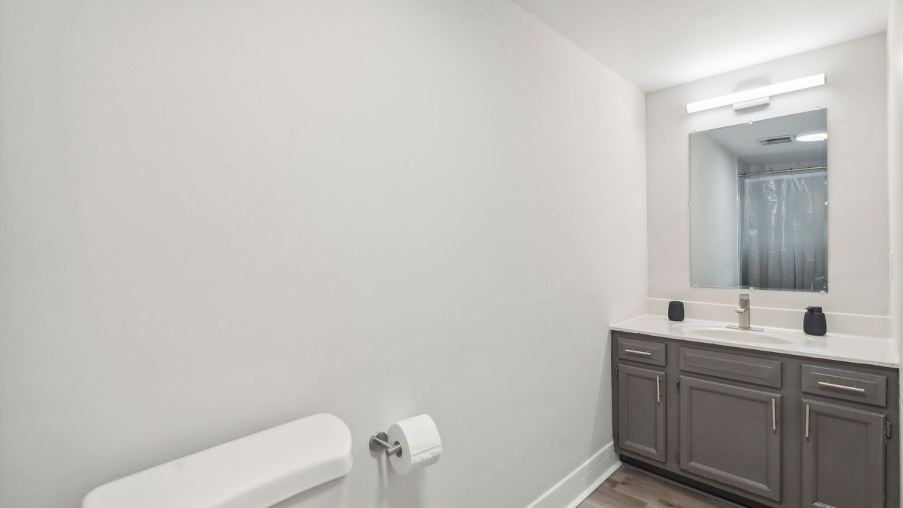 Photo of Bathroom in Newark