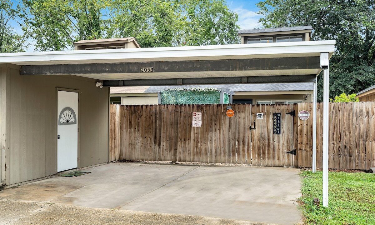 Photo of Outdoor in Highlands - Perkins