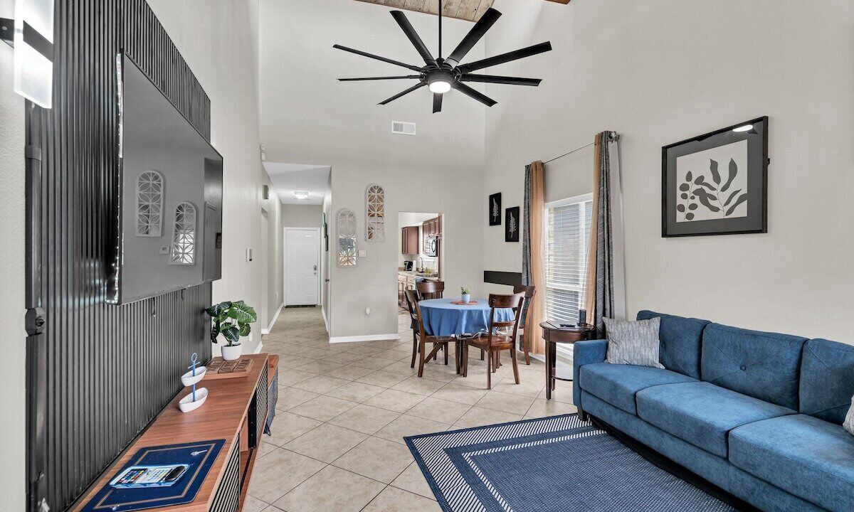 Photo of Livingroom in Highlands - Perkins