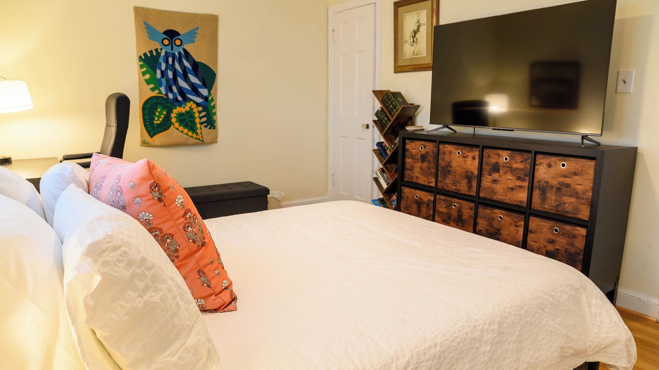 Photo of Bedroom in Northeast Alexandria