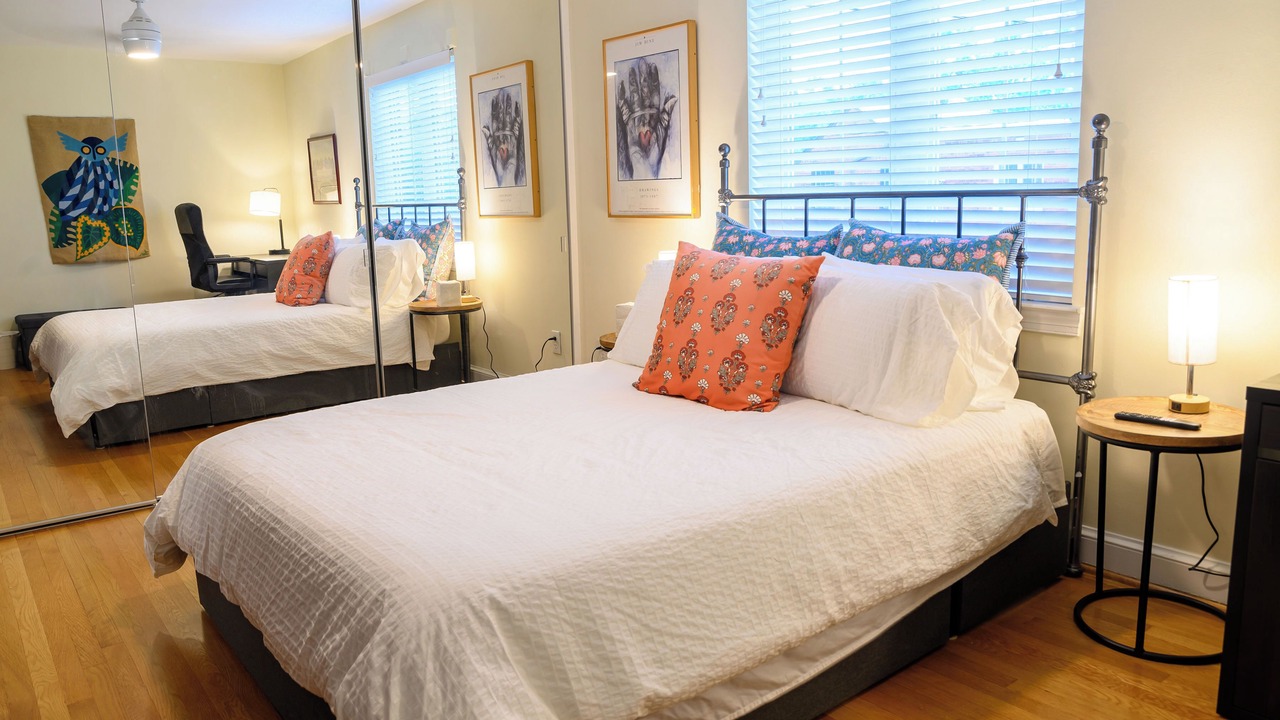 Photo of Bedroom in Northeast Alexandria
