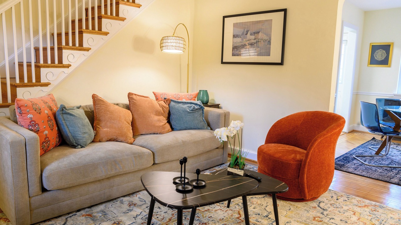 Photo of Livingroom in Northeast Alexandria