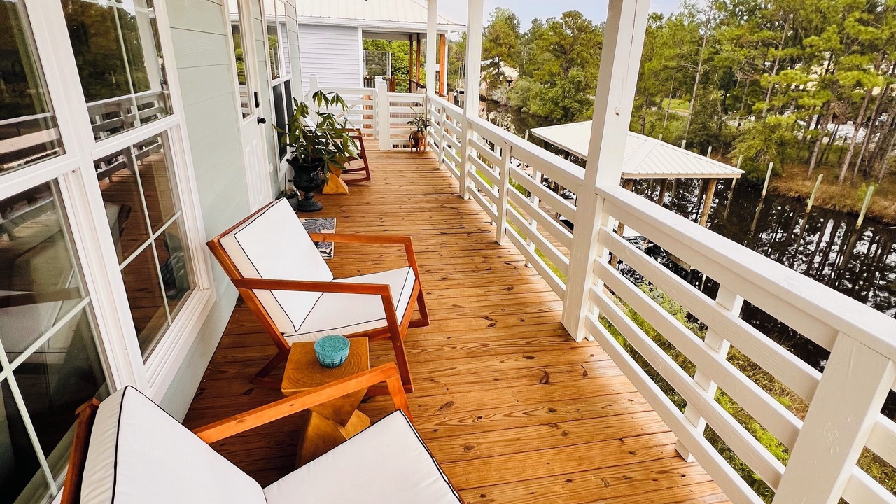 Photo of Patio Balcony in Shoreline Park