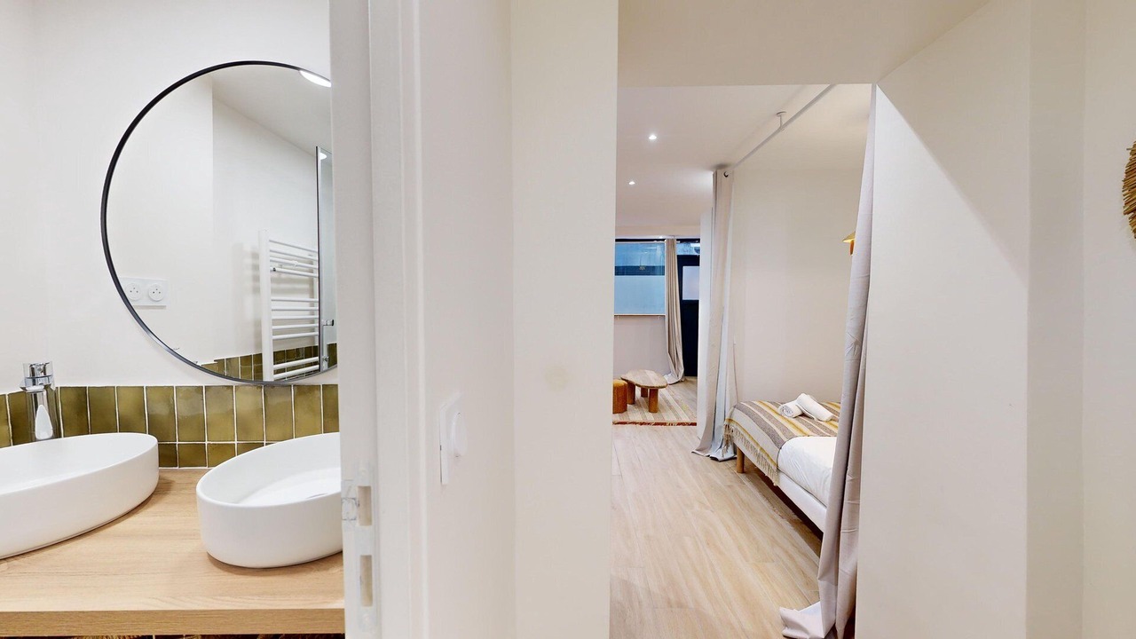 Photo of Bathroom in Quartier du Mail