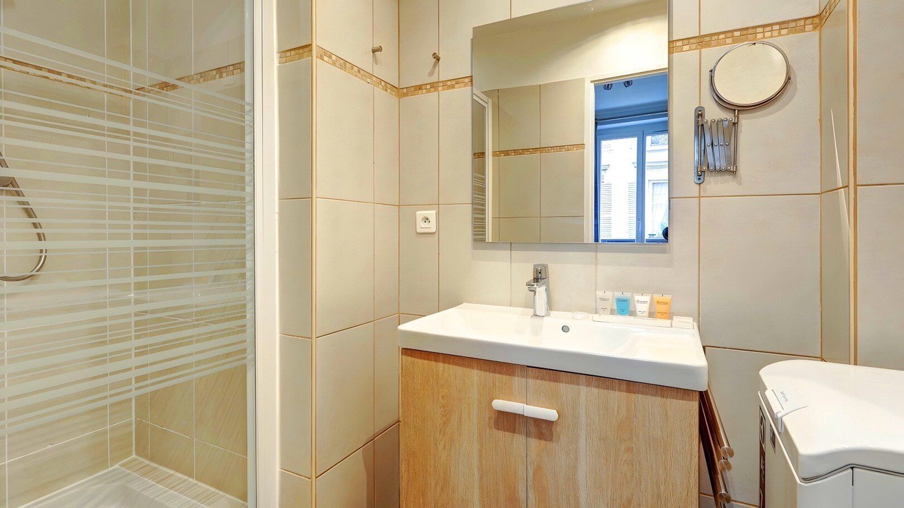 Photo of Bathroom in Batignolles