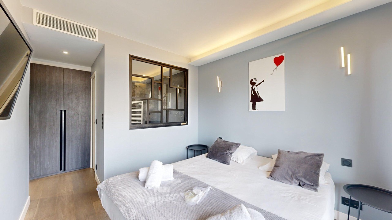Photo of Bedroom in 15th Arrondissement