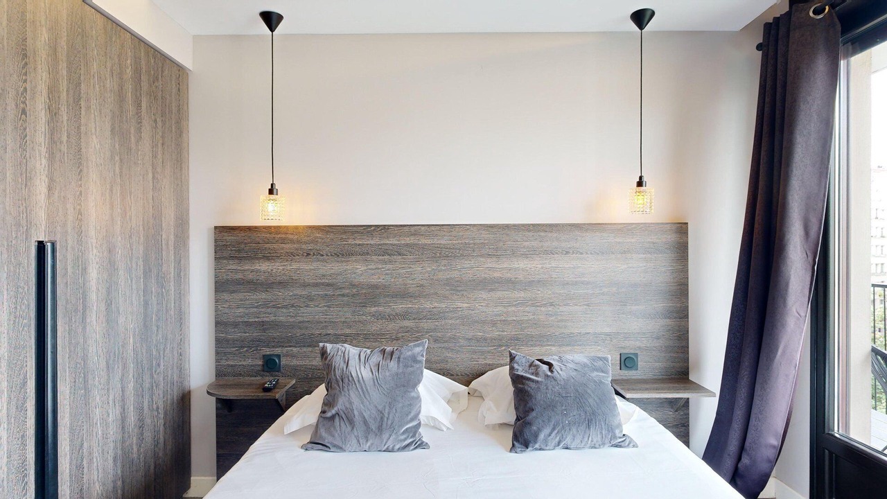 Photo of Bedroom in 15th Arrondissement