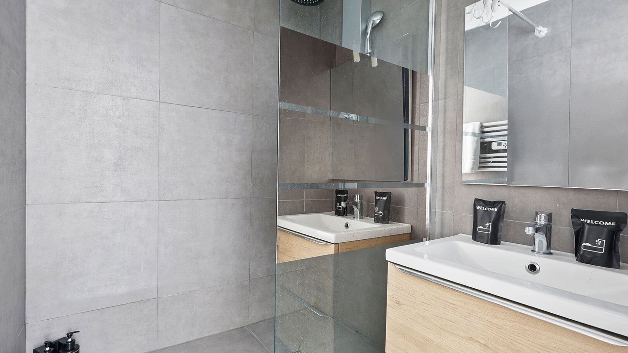 Photo of Bathroom in Quartier du Mail