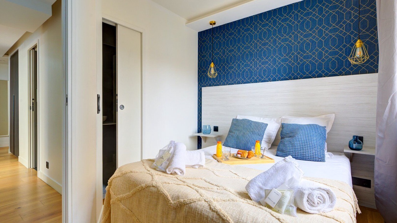 Photo of Bedroom in 15th Arrondissement