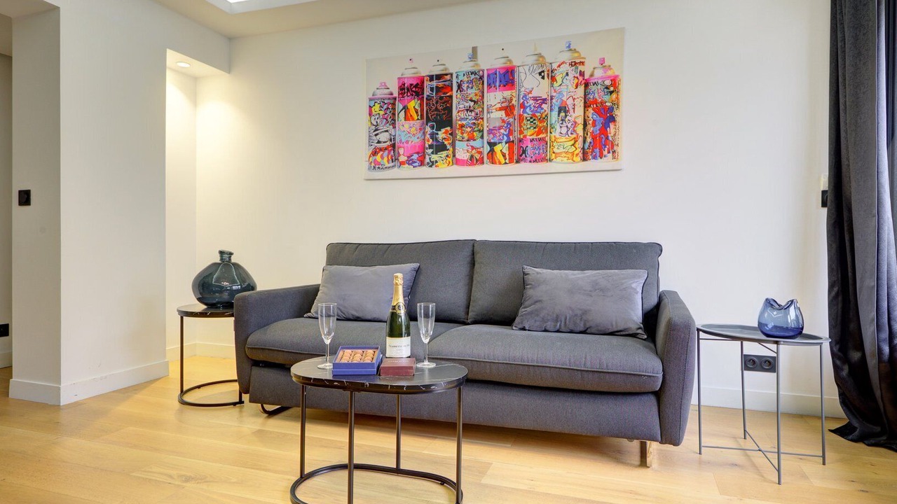Photo of Livingroom in 15th Arrondissement