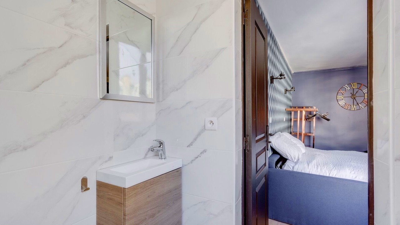 Photo of Bathroom in Quartier du Mail