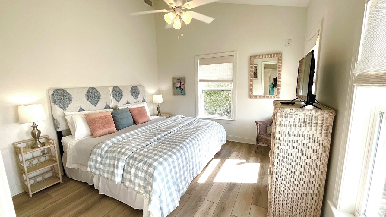 Photo of Bedroom in Surf Side Shores