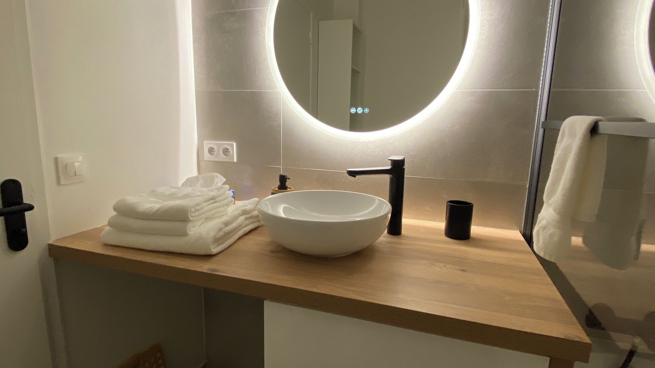 Photo of Bathroom in Le Chesnay