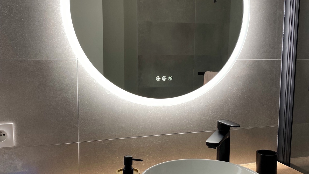 Photo of Bathroom in Le Chesnay