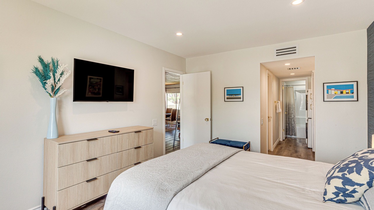 Photo of Bedroom in Canyon Corridor
