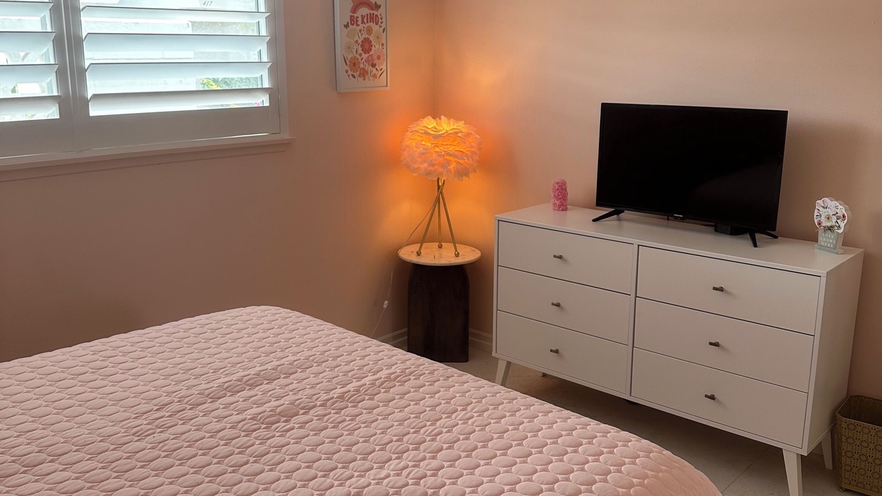 Photo of Bedroom in Canyon Corridor