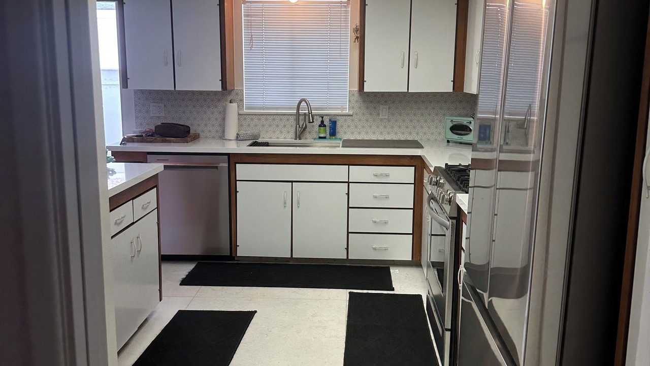 Photo of Kitchen in Canyon Corridor