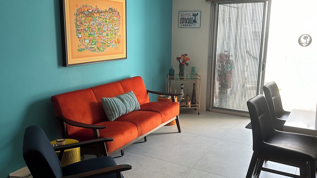 Photo of Livingroom in Canyon Corridor