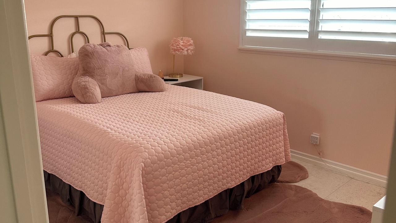 Photo of Bedroom in Canyon Corridor
